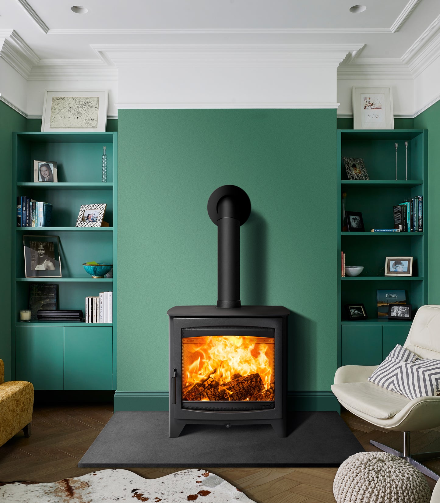 Hunter Stoves Parkray Aspect 14 Eco wood fireplace with black handle and standard legs, designed for efficient home heating.