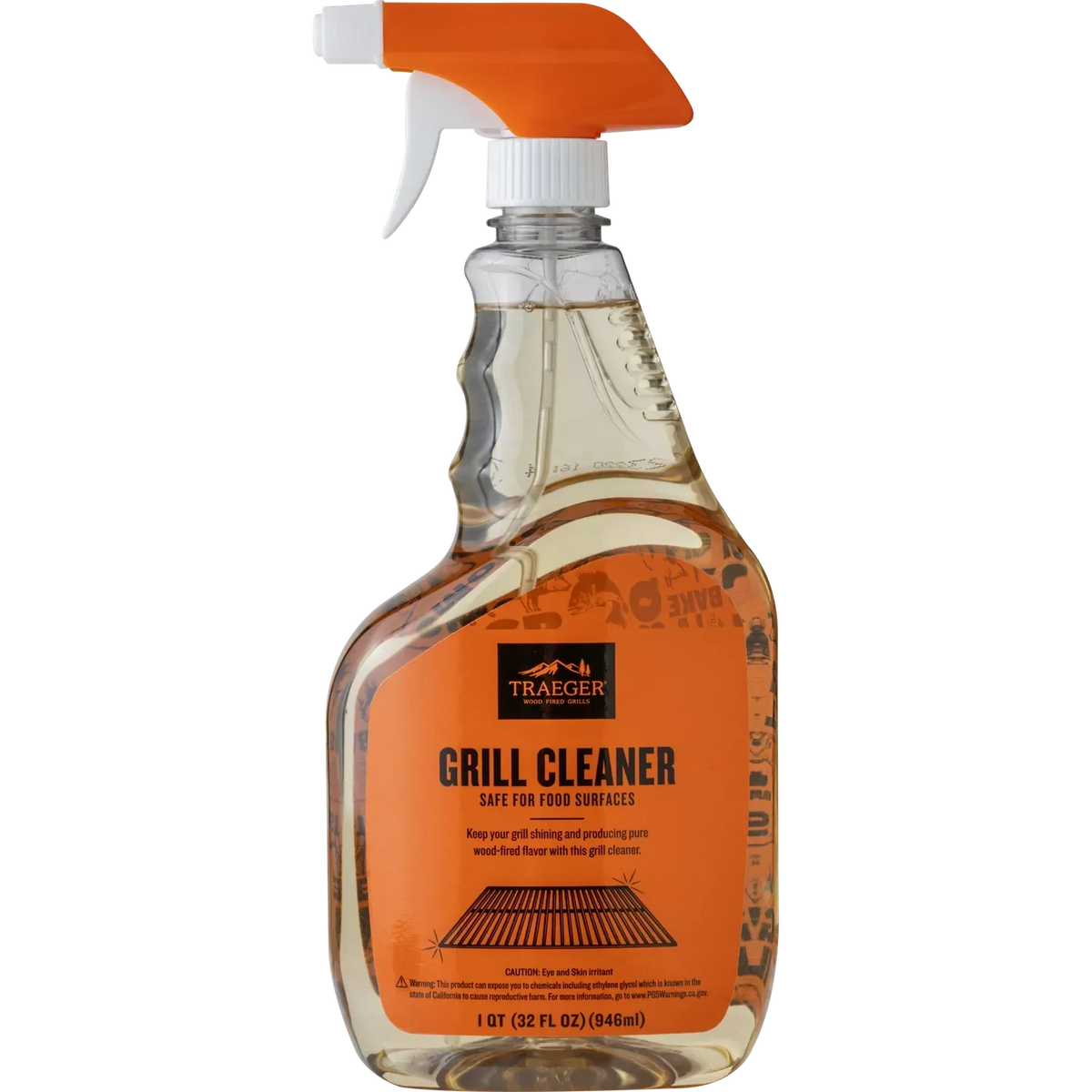 Traeger all-natural grill cleaner in a 950ml bottle, designed for BBQ and grill accessories, with a front view of the product.